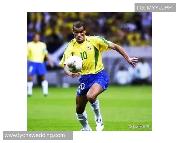 10号足球衣的传奇球星们与他们的辉煌瞬间回顾 10号足球衣的传奇球星们与他们的辉煌瞬间回顾