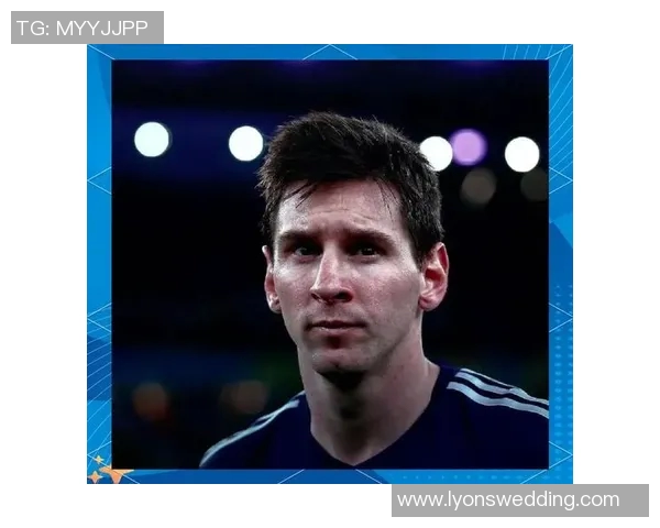 八号足球明星球员的传奇之路与辉煌成就揭秘 八号足球明星球员的传奇之路与辉煌成就揭秘