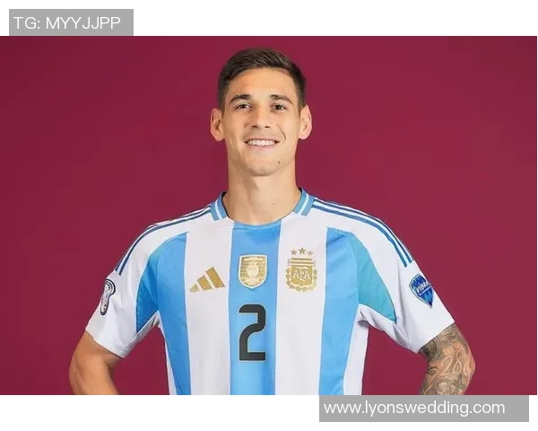 足球明星的白人妻子是谁揭秘她的背景与故事 足球明星的白人妻子是谁揭秘她的背景与故事