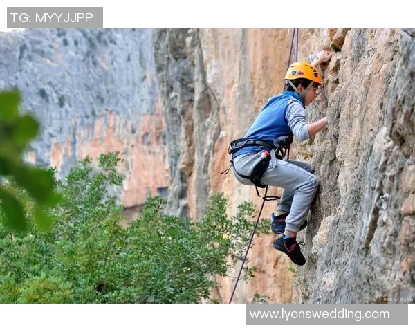 攀岩热点：解读成都攀岩队的转换